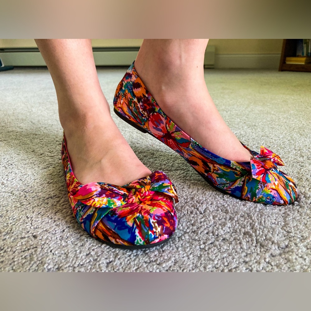 BRAND NEW | American Eagle Shoes | Colorful floral flats | Size 8